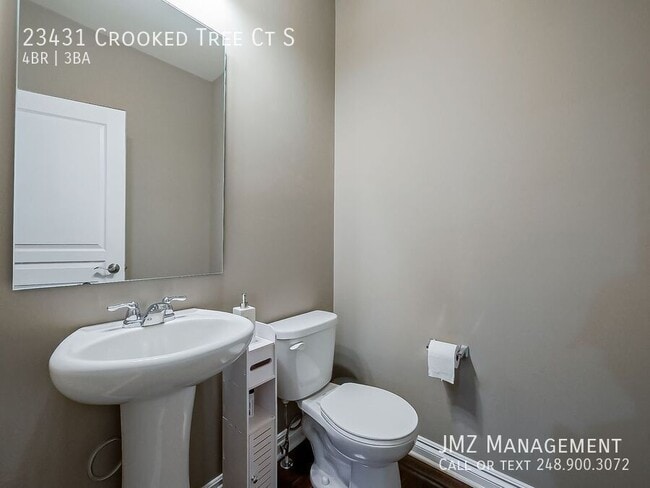 Building Photo - 23431 Crooked Tree Ct S