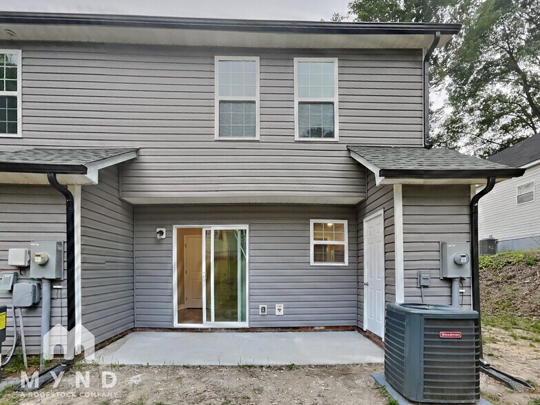 Building Photo - 202 Young Ave SW