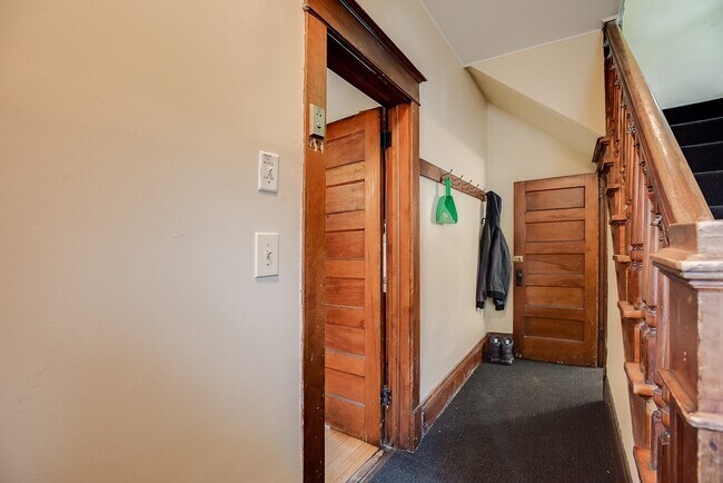 Building Photo - 1360 Dale St N