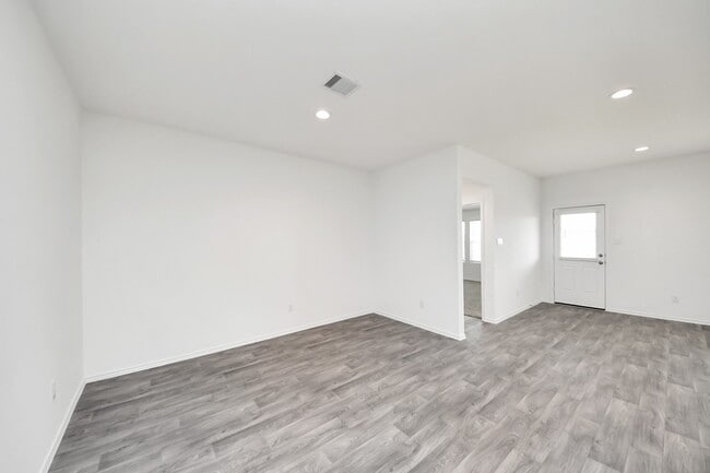 Building Photo - 2007 Woodlark Way