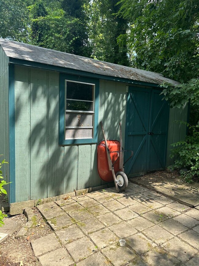 Building Photo - $2500 / 3 br / 2.5 ba / 1546 sqft