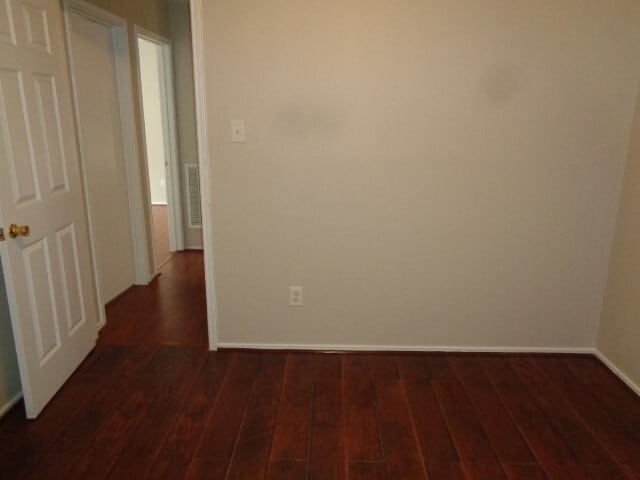 Building Photo - 810 Oak W Dr