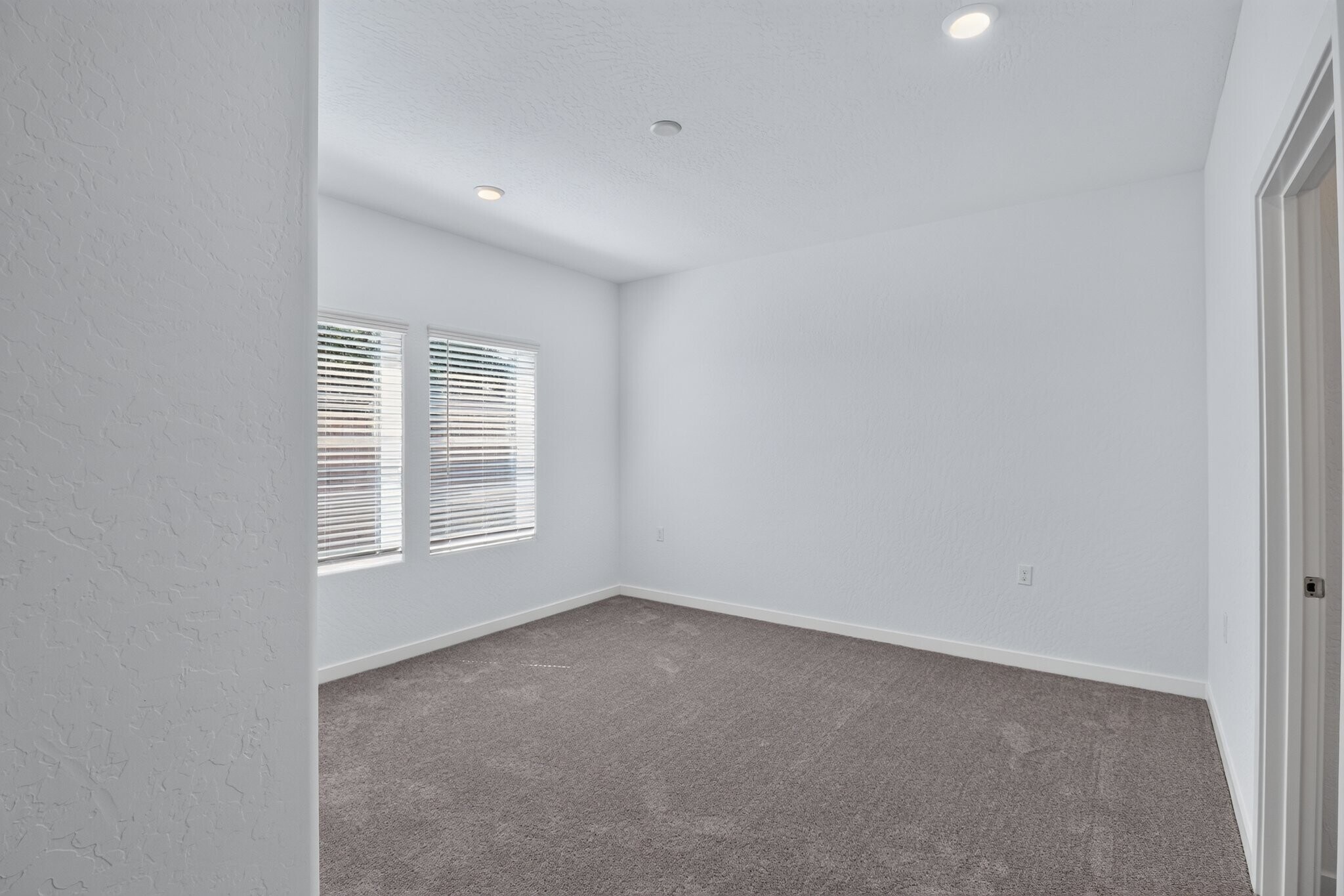 Building Photo - 3338 N Contessa Ave