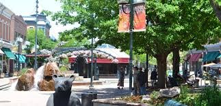 Building Photo - 401.5 Lilac Ln