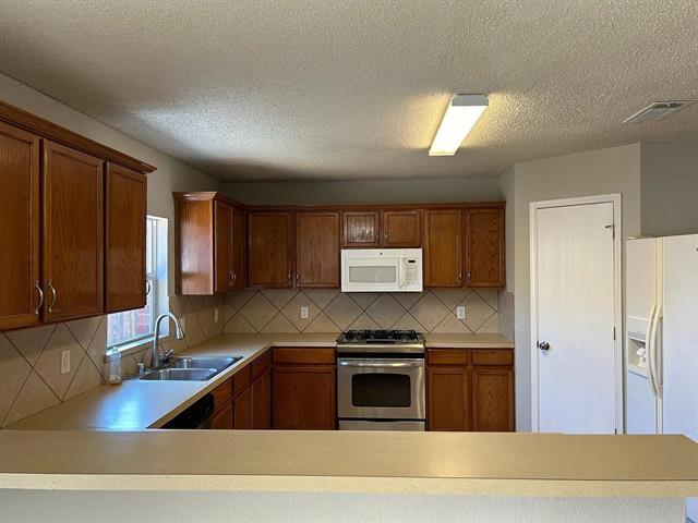Building Photo - 2404 Texoma Dr