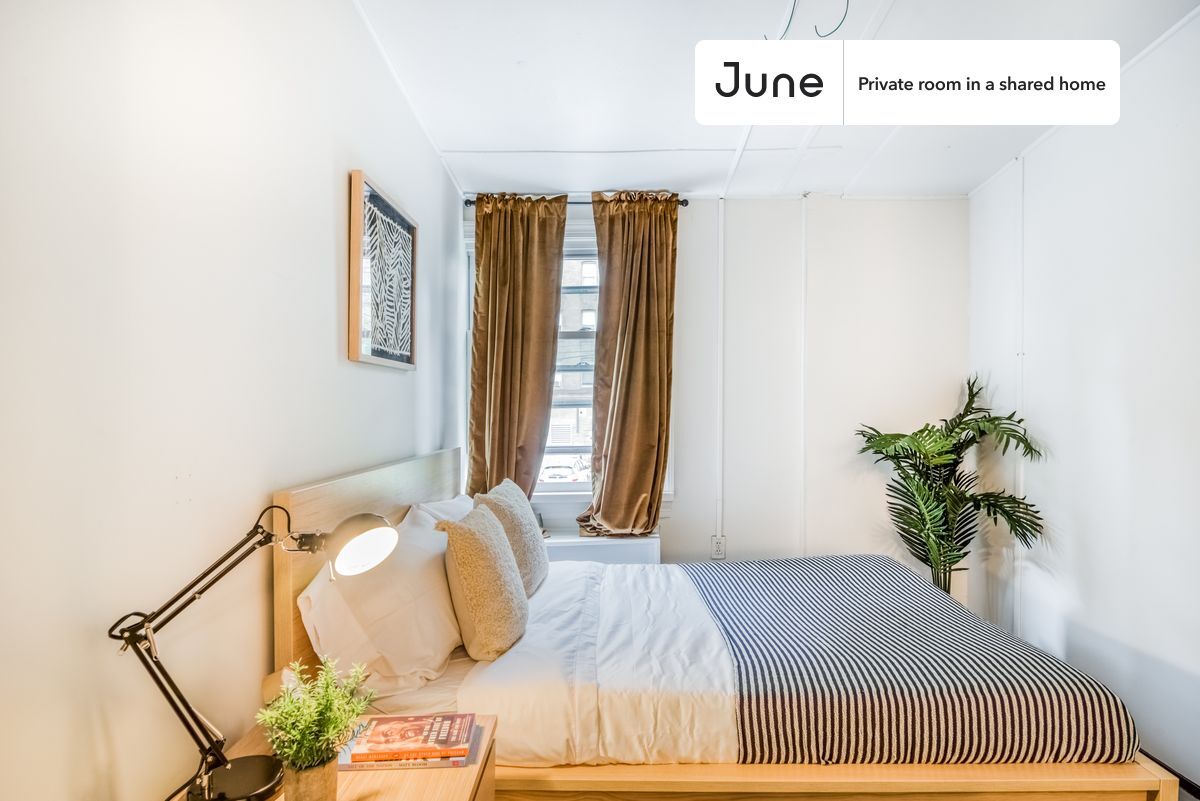 Building Photo - Private bedroom in 5 bed/1 bath Home