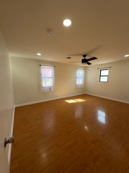 Building Photo - 446 N Alta Vista Blvd