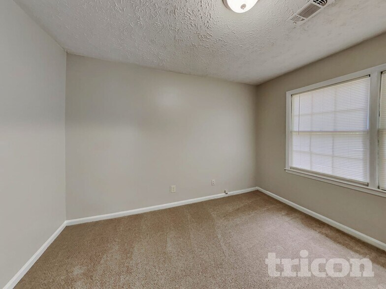 Building Photo - 5181 Vivid Dr SW