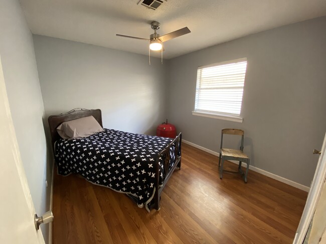Bedroom 2 - 1406 E Boyd St