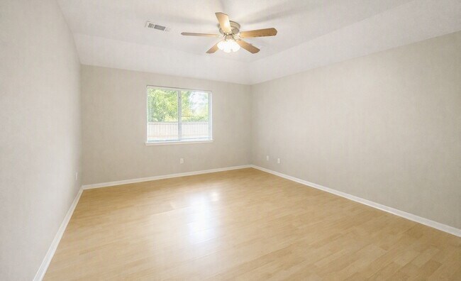 Building Photo - 17150 Summer Hollow Dr