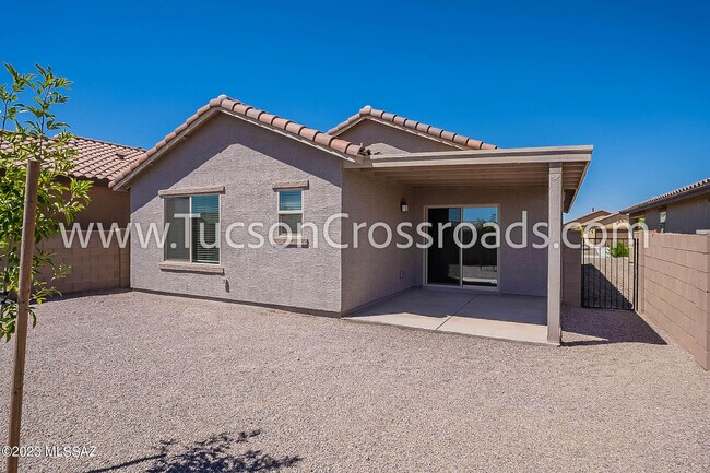 Building Photo - 10611 W Halsey Dr