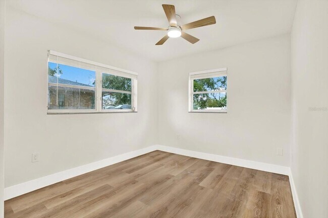 Building Photo - 5543 Gulf Dr