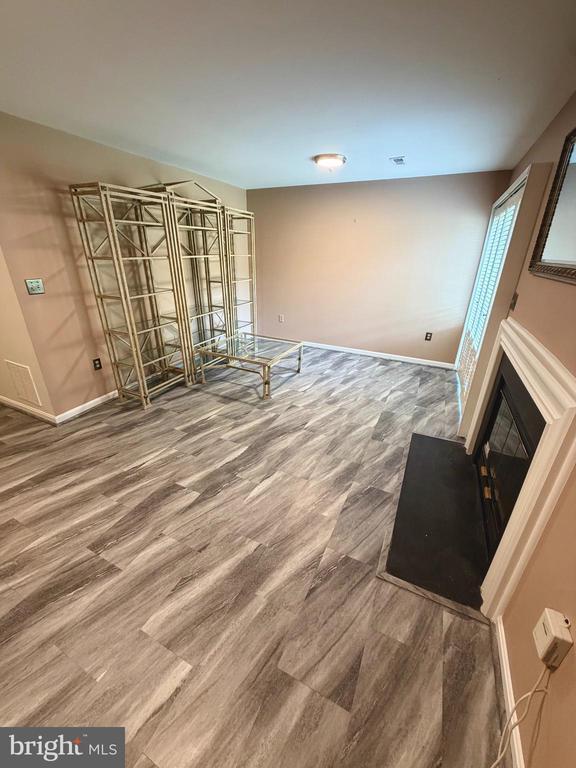 Building Photo - 5053 Colburn Terrace