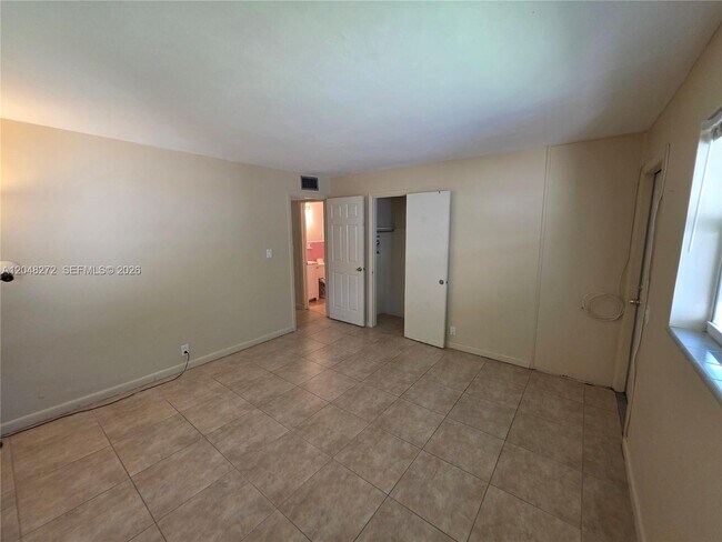 Building Photo - 6130 Funston St