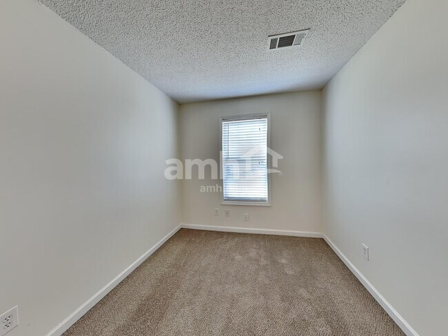 Building Photo - 415 Lokeys Ridge Rd