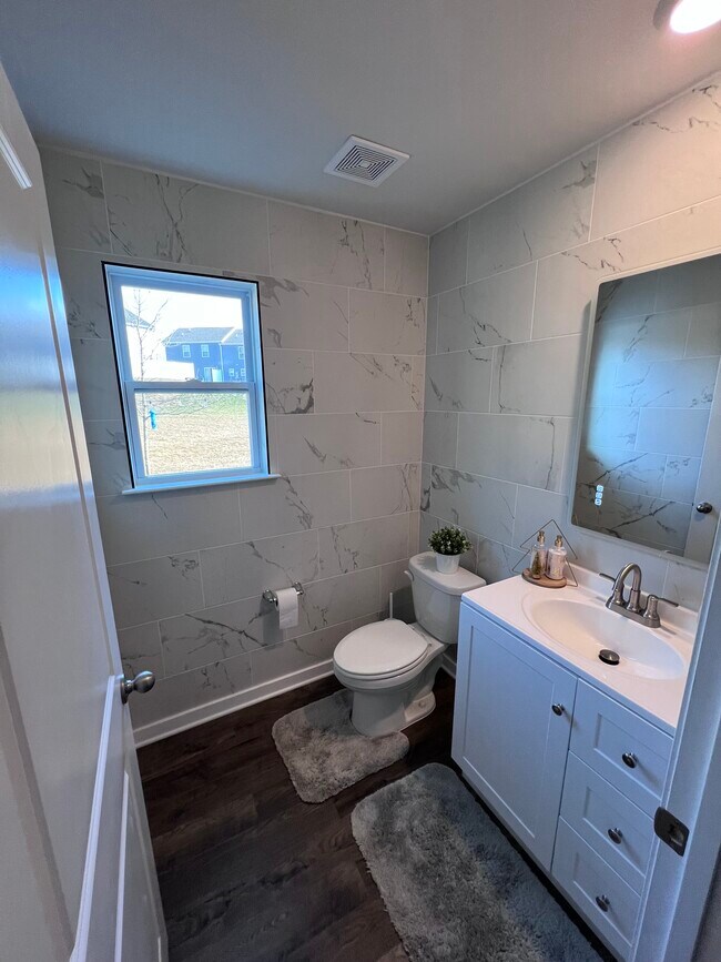 Building Photo - 95 Malcolm Ct