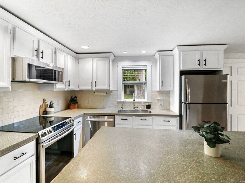 Building Photo - 4 Randall St