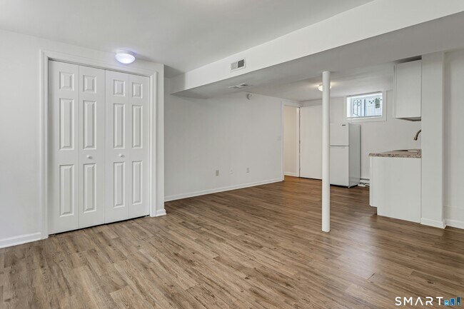 Building Photo - 27 Bouton St E