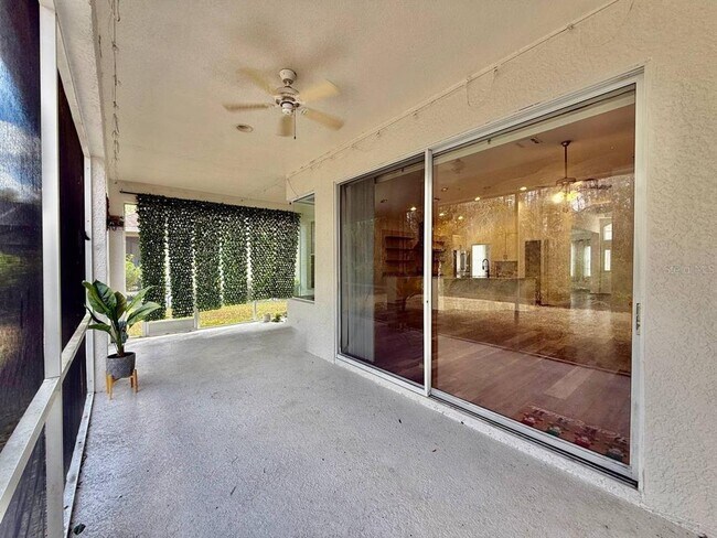 Building Photo - 10226 Evergreen Hill Dr