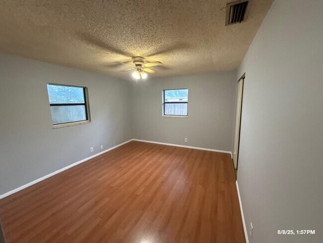 Building Photo - 4058 Minoso St