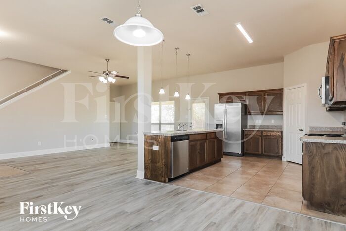 Building Photo - 15642 Gatsby Ln
