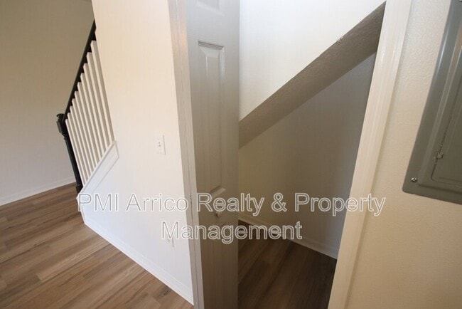 Building Photo - 1575 Blue Magnolia Rd