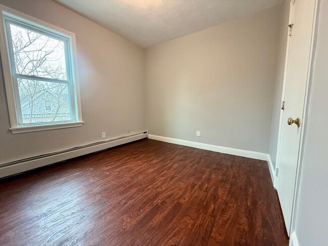 Building Photo - 8 Dalton St