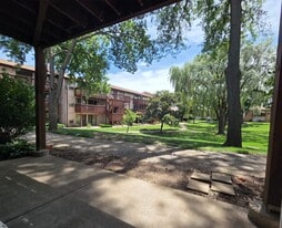 Building Photo - 2205 Arbor Cir