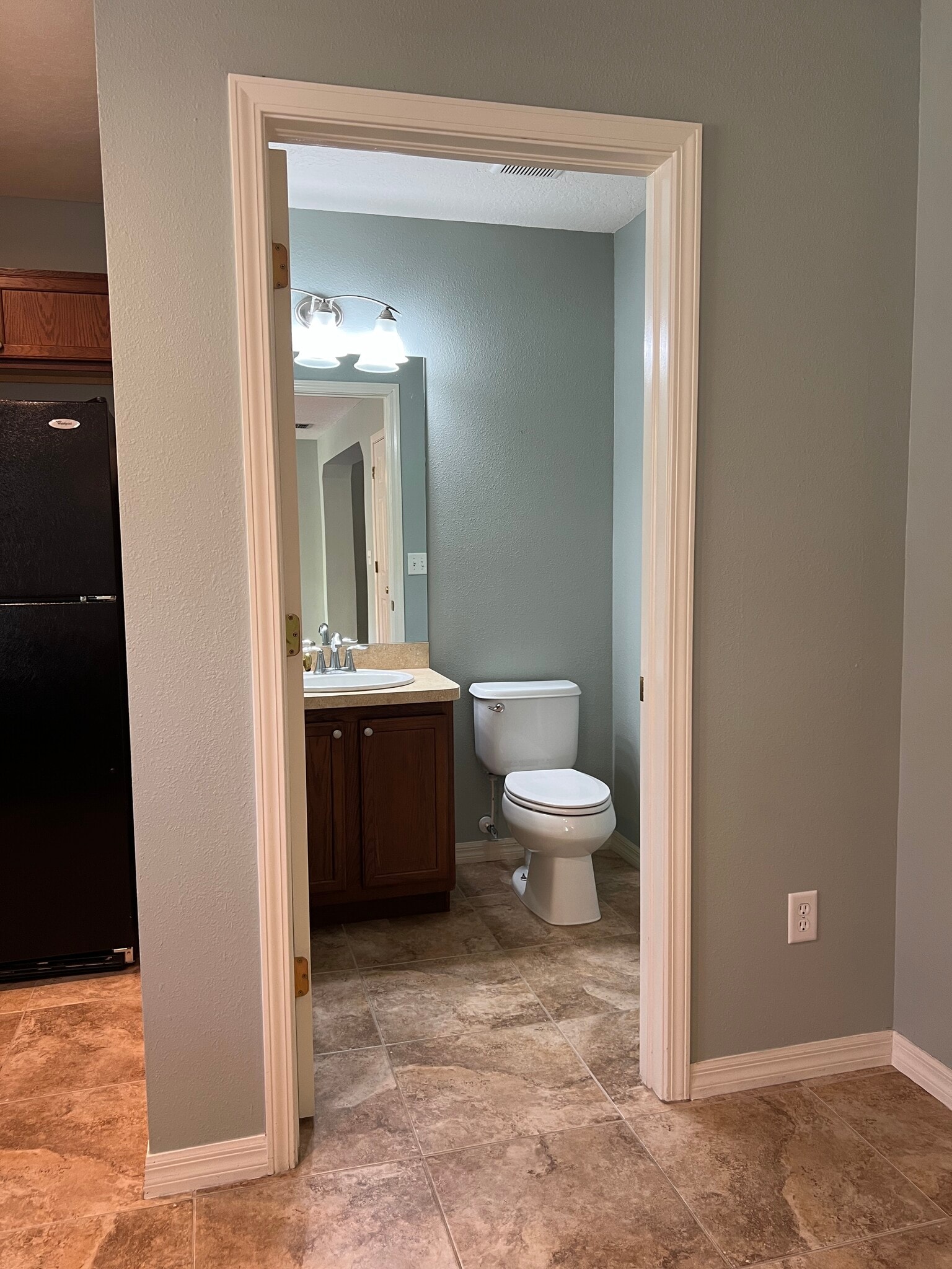 Building Photo - 170 Sawtooth Dr