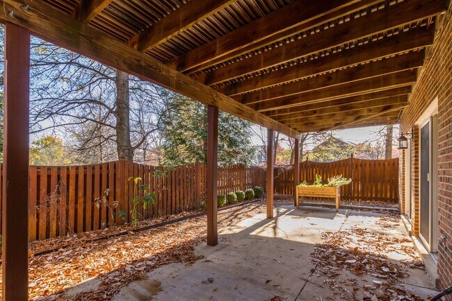 Building Photo - Lovely and Sought After Home for Rent in t...