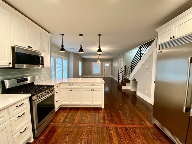 Building Photo - Swan Lake Luxury Bungalow