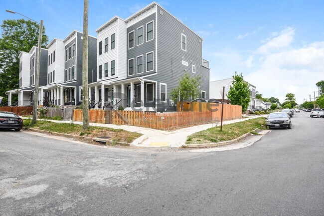 Building Photo - 3018 S Street