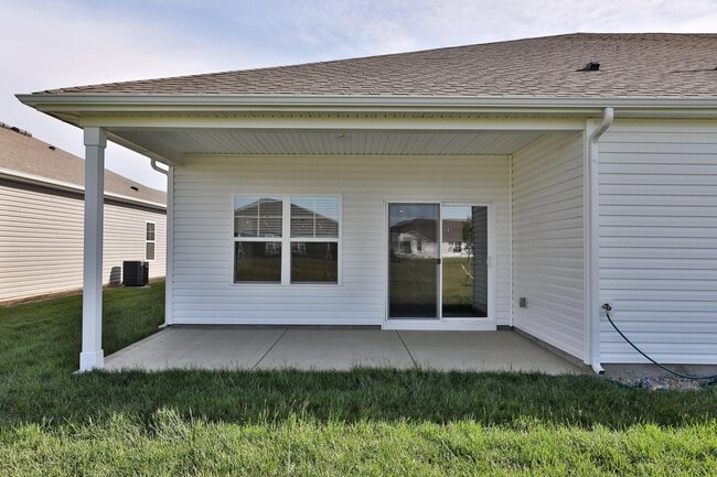 Building Photo - 738 Maria Dr