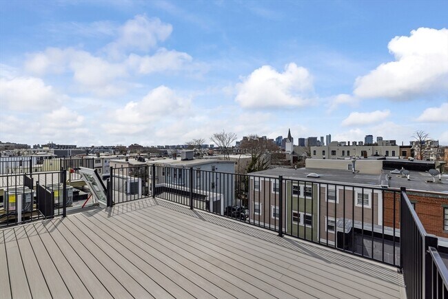 Building Photo - 152 Marion St