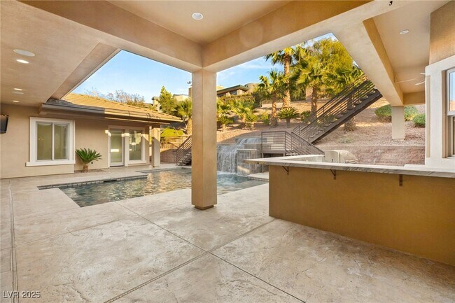 Building Photo - 540 Regents Gate Dr