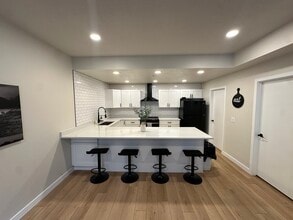 Building Photo - 609 N Seven Peaks Blvd