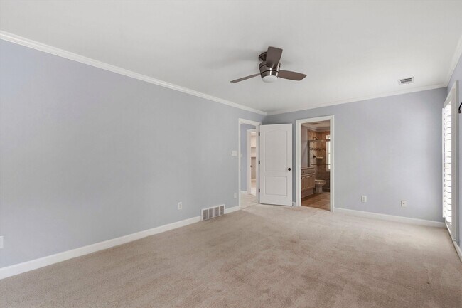 Building Photo - 1574 Whitmar Pl S