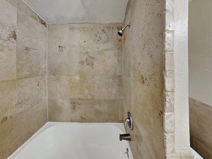 Building Photo - 16 N San Remo Ave