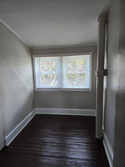 Building Photo - 1231 Rankine Ave