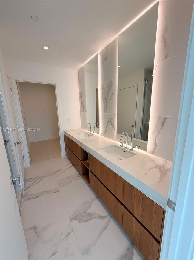Building Photo - 1400 Biscayne Blvd