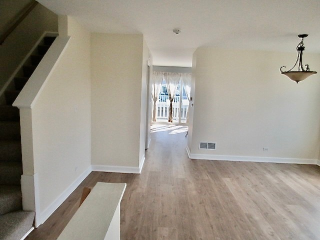 Building Photo - 2667 Woodmere Dr