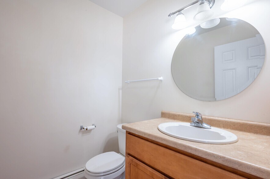 Building Photo - 12 Gagne St