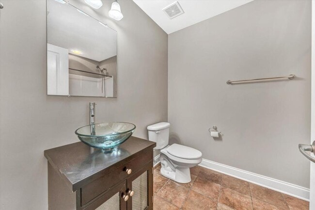 Building Photo - 1145 Cranberry Ct