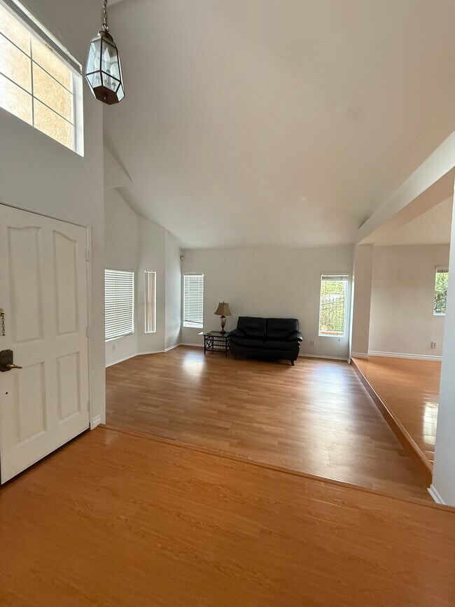 Building Photo - 2466 Robert Rd