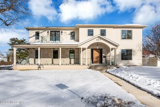 Building Photo - 497 Norwood Ave