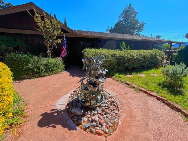 Building Photo - ROSE TREE INN - UPTOWN SEDONA- FURNISHED STUDIO - CABLE TV, WIFI, UTILITIES INCLUDED!