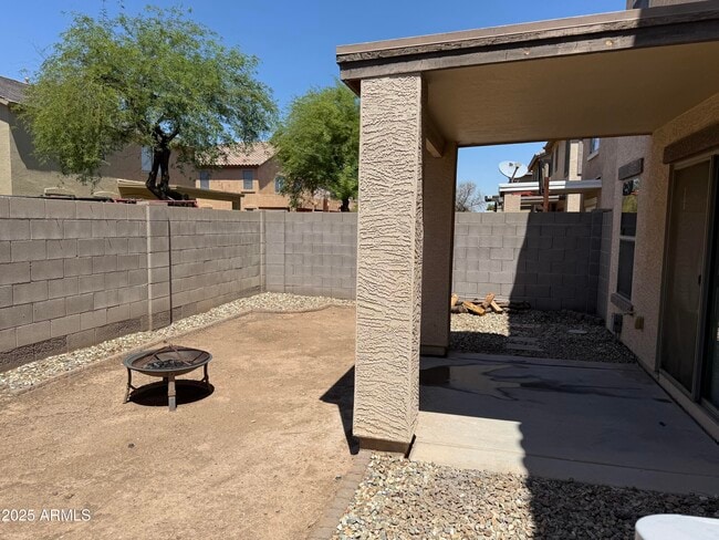 Building Photo - 7806 S 64th Ln