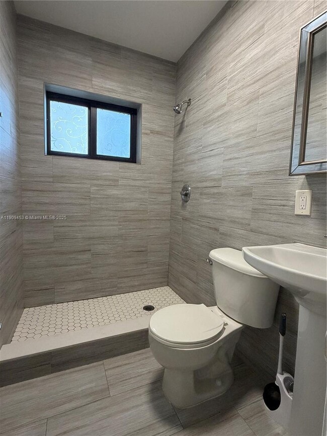 Building Photo - 600 SW 10th St