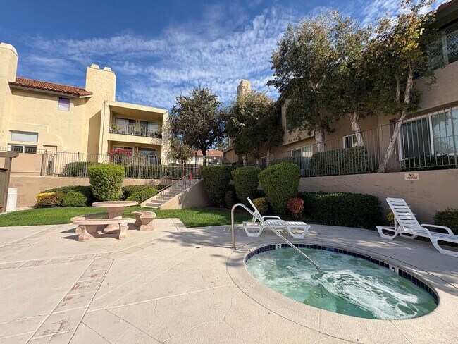 Building Photo - Modern 2BD/2BA San Marcos Condo w/ In-Unit...