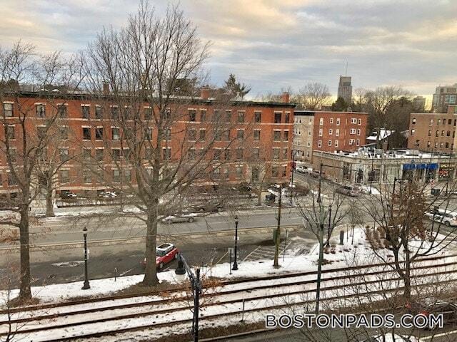 Building Photo - 1061 Beacon St